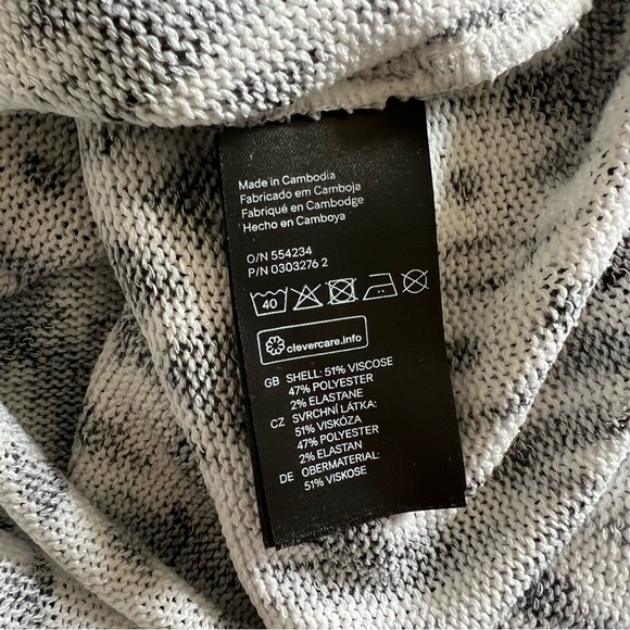 H&M Patterned Knit Top (XS) - Picture 10 of 10